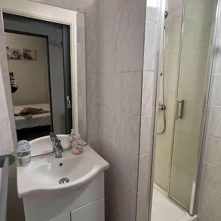 T2 A Avec Terrasse, Parking Prive, 4 Pers., Proche Et Commerces - Fr-1-701-19